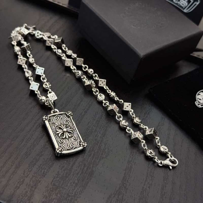 Ch*0me He**ts necklaces